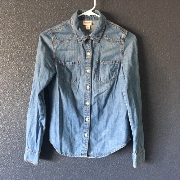Mossimo Supply Co. Tops - Chambray long sleeve button up shirt